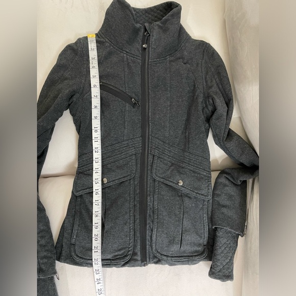 Lululemon It’s Happening Jacket Heathered Deep Coal Size 6 - Picture 12 of 16